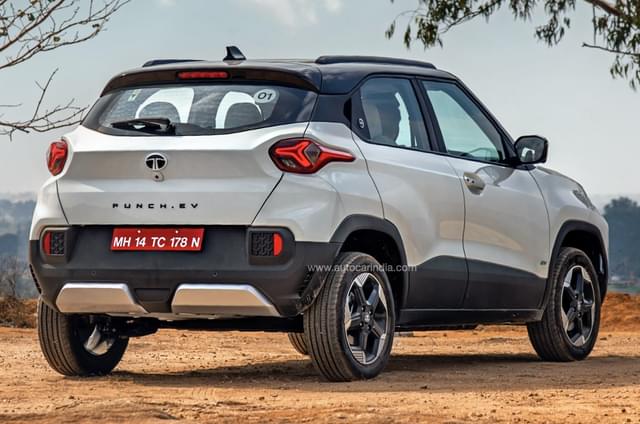 Rear View Image - 831